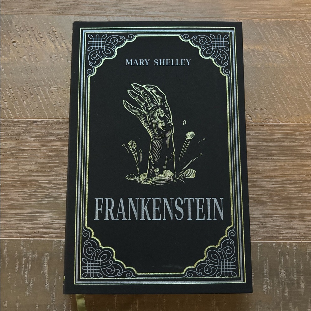 Mary Shelley - Frankenstein - Paper Mill Press Book